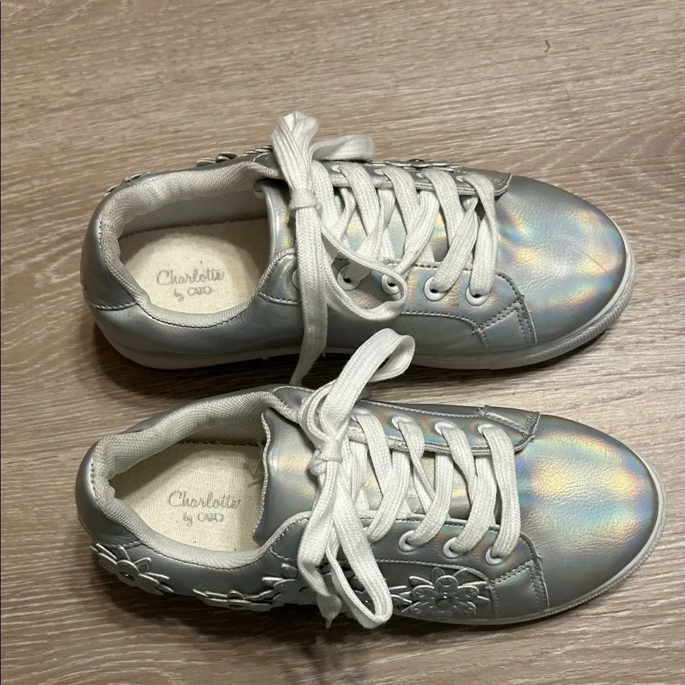 Charlotte Girls Silver Holographic Floral Embellished Sneakers Sz 3